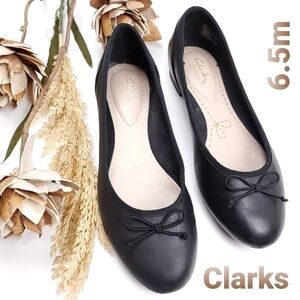 CLARKS Black Bow Tie Round Toe Flats 6.5m